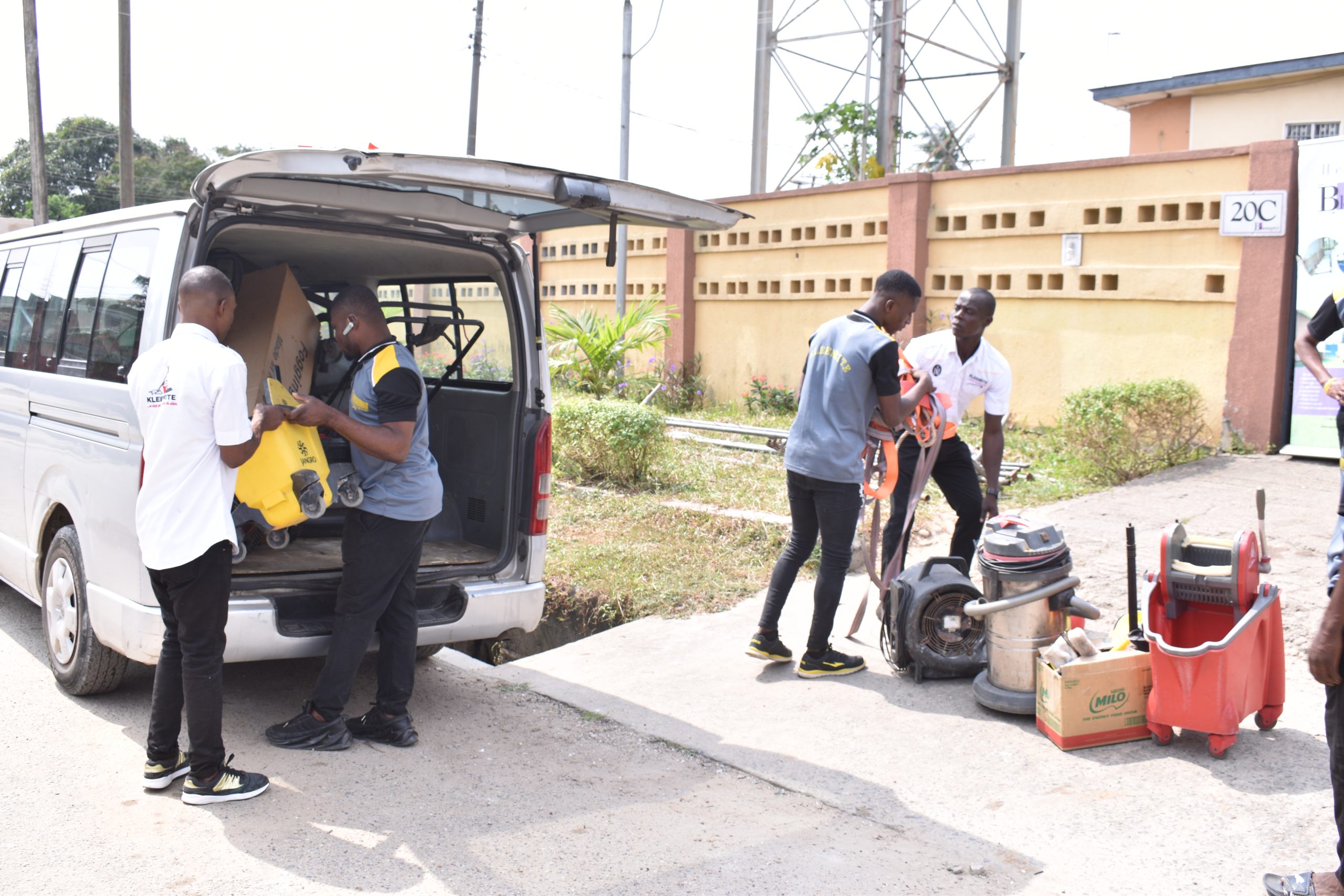 Cleaning staff outsourcing image 1